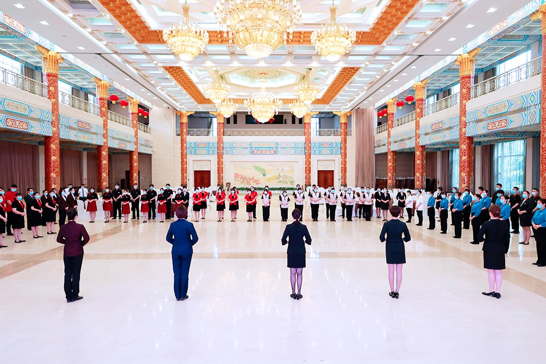 dcb89177cd6f062d347d7c99990a361c.jpg 正面视角,联系站姿.jpg