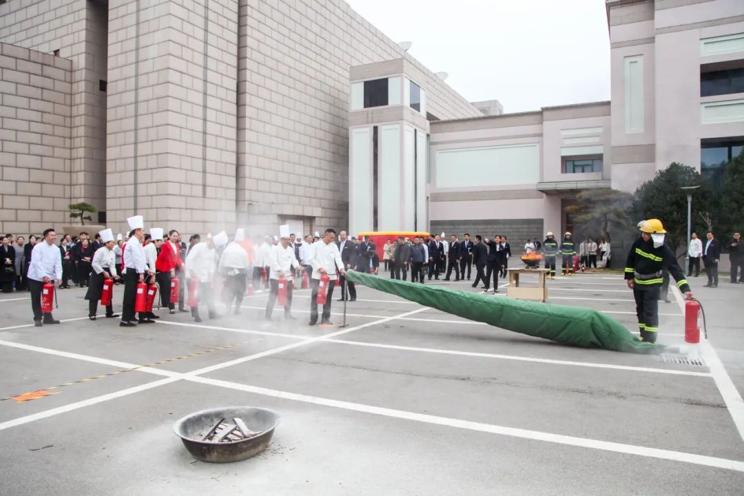 8921cc26d61e5790a38ebeb92df15492.jpg 640 (4).jpg